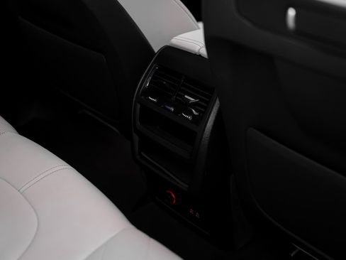 Used 2024 BMW X5 sDrive40i w/ M Sport Package RWD image 74