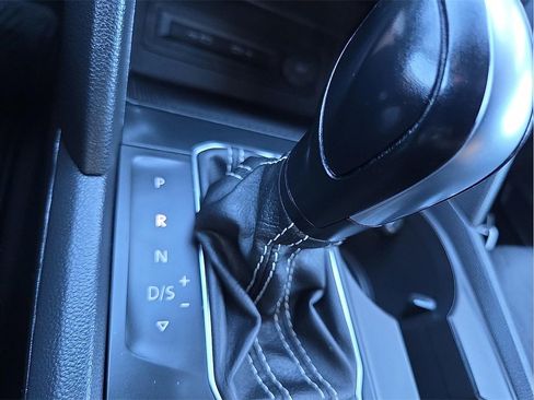 Used 2021 Volkswagen Atlas Cross Sport S image 16