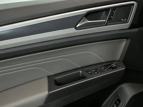 Used 2022 Volkswagen Atlas SEL Premium image 9