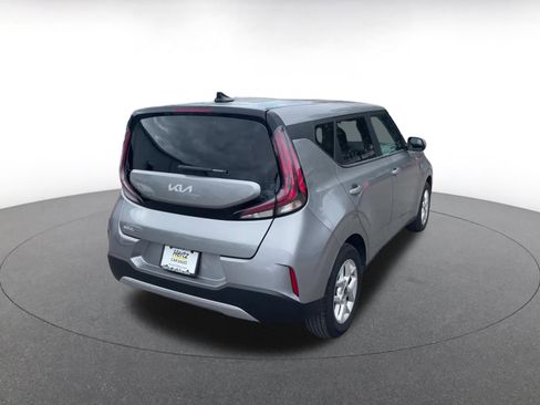Used 2025 Kia Soul LX w/ LX Technology Package FWD image 14