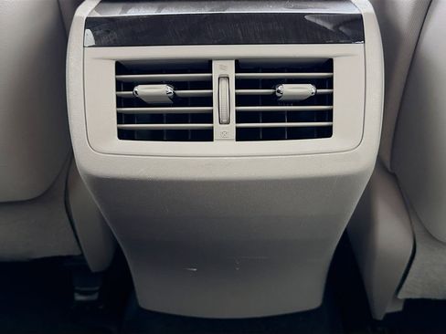 Used 2015 Toyota Venza LE image 25