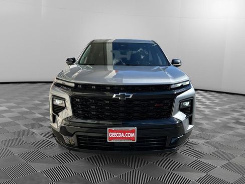 Used 2024 Chevrolet Traverse RS AWD/4WD image 2
