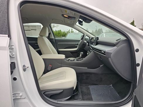 New 2025 Hyundai Sonata SE image 10