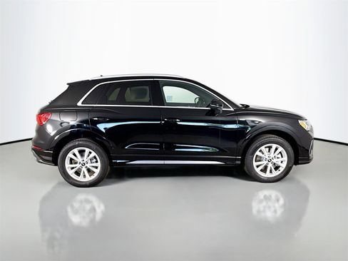 New 2025 Audi Q3 2.0T Premium image 8