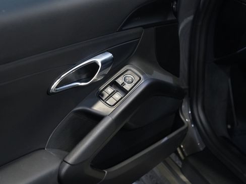 Used 2016 Porsche Cayman RWD image 22