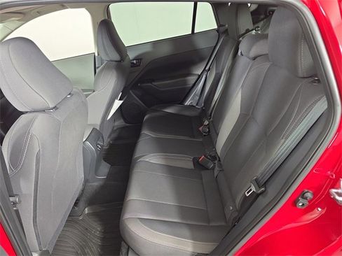 Used 2025 Subaru Crosstrek 2.0i Premium image 18