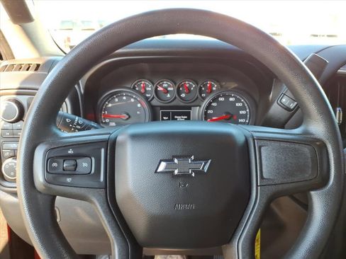 Used 2019 Chevrolet Silverado 1500 Custom Trail Boss w/ Custom Convenience Package AWD/4WD image 17