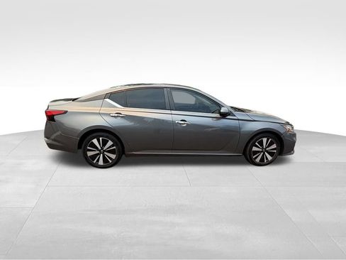 Used 2021 Nissan Altima 2.5 SV FWD image 8