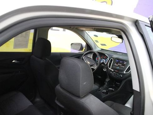 Used 2022 Chevrolet Equinox LT FWD image 10