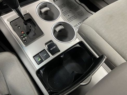 Used 2013 Toyota Highlander Plus image 42