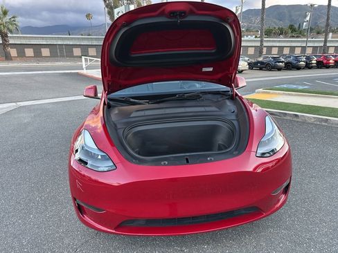 Used 2023 Tesla Model Y Long Range AWD/4WD image 44