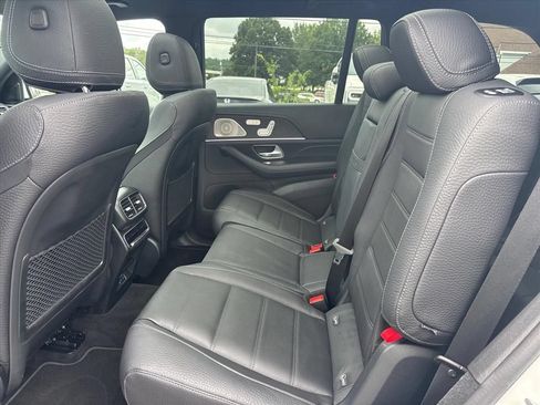 Used 2026 Mercedes-Benz GLS 450 4MATIC image 16