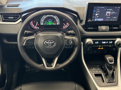 Used 2025 Toyota RAV4 XLE Premium image 14