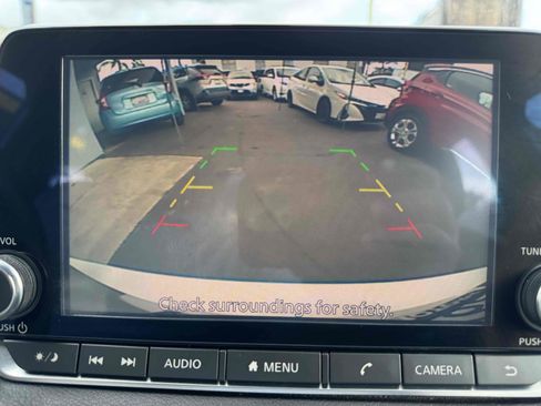 Used 2020 Nissan Sentra SV image 24