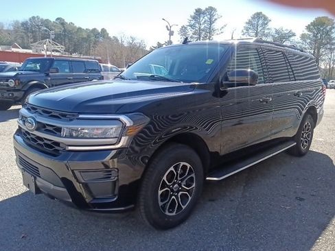 Used 2023 Ford Expedition Max XLT image 7