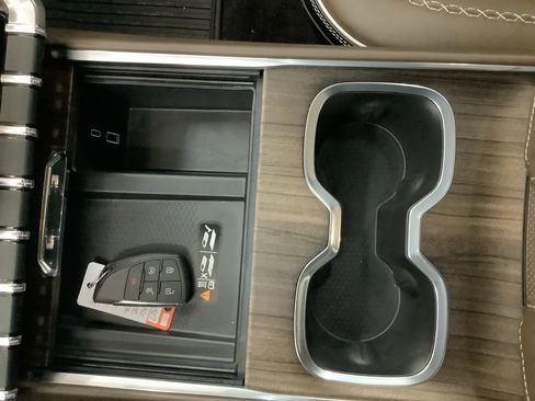 New 2026 GMC Acadia Denali Ultimate w/ LPO, All-Weather Package image 24