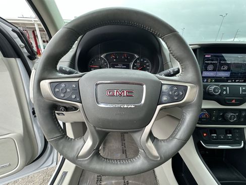 Used 2020 GMC Terrain Denali w/ Denali Premium Package image 11