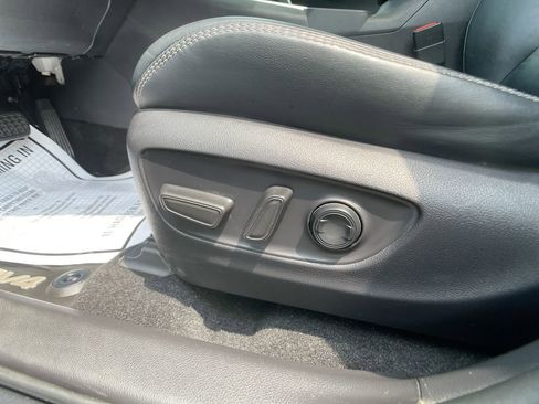 Used 2020 Toyota RAV4 Limited image 13