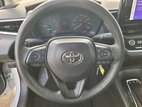 Used 2023 Toyota Corolla LE image 19