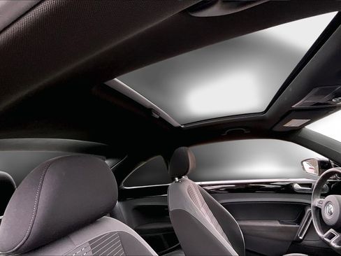 Used 2012 Volkswagen Beetle Turbo image 26