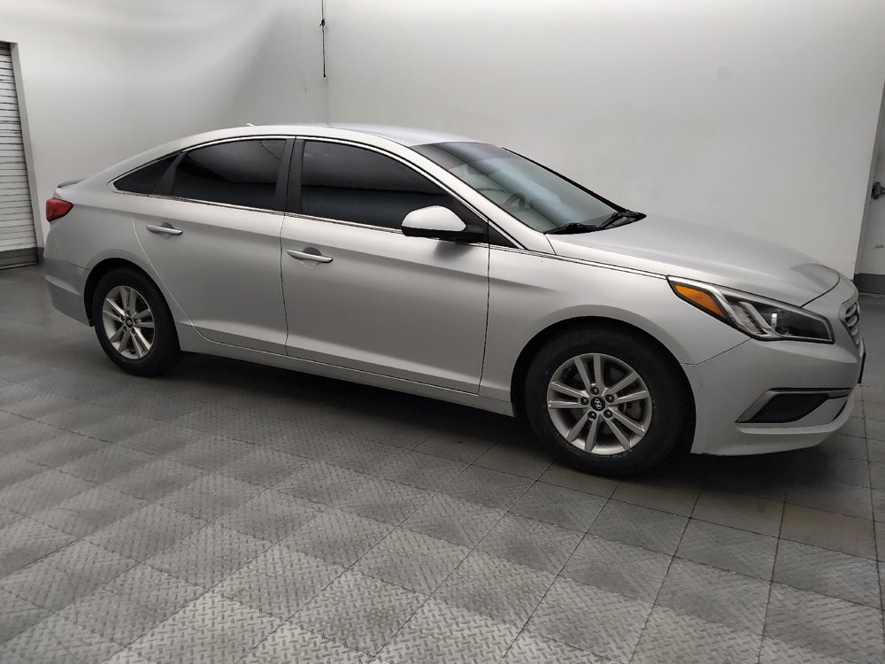 Used 2017 Hyundai Sonata SE w/ Cargo Package FWD image 11