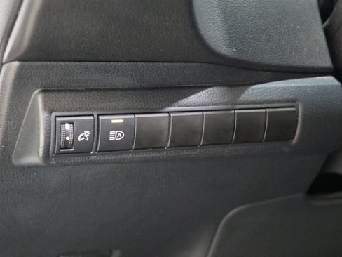 Used 2022 Toyota Corolla SE w/ SE Premium Package FWD image 19