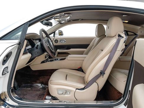 Used 2016 Rolls-Royce Wraith RWD image 4