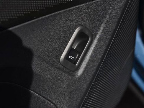 New 2026 Volkswagen Tiguan SE R-Line image 9