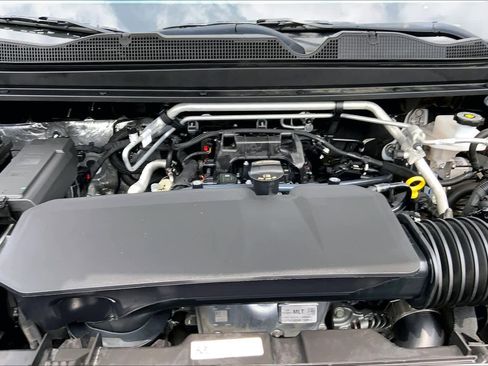 Used 2024 Chevrolet Colorado W/T w/ WT Convenience Package II RWD image 30