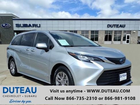 Used 2021 Toyota Sienna LE w/ LE Plus Package image 1