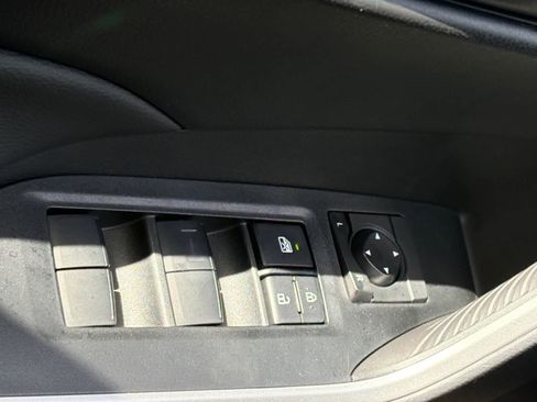 Used 2023 Toyota RAV4 LE FWD image 11