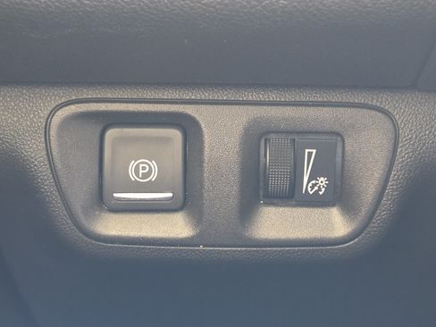 Used 2023 GMC Acadia SLE w/ Driver Convenience Package FWD image 17