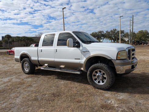 Used 2005 Ford F250 King Ranch image 2