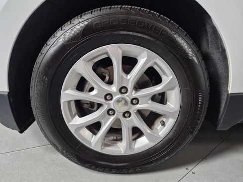 Used 2020 Chevrolet Equinox LS w/ LS Convenience Package FWD image 10