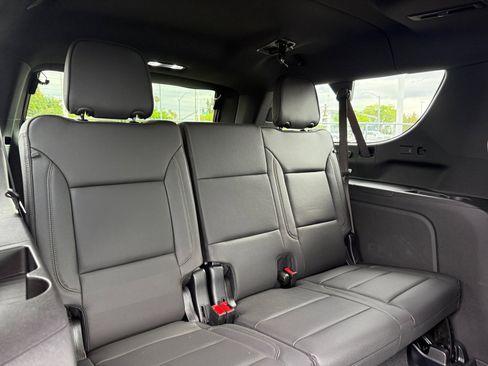 New 2026 Chevrolet Suburban High Country AWD/4WD image 21