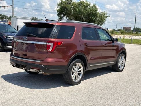 Used 2018 Ford Explorer XLT w/ Equipment Group 201A AWD/4WD image 3