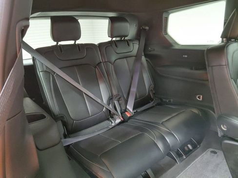 Certified 2024 Jeep Grand Cherokee L Limited w/ Luxury Tech Group II image 12