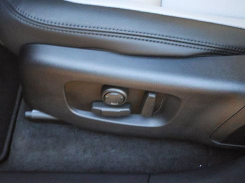 New 2026 Land Rover Range Rover Velar Dynamic SE image 31