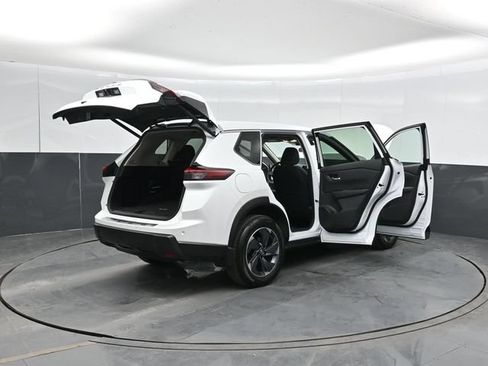 Used 2026 Nissan Rogue SV FWD image 52