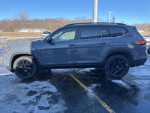 New 2026 Volkswagen Atlas SE image 4