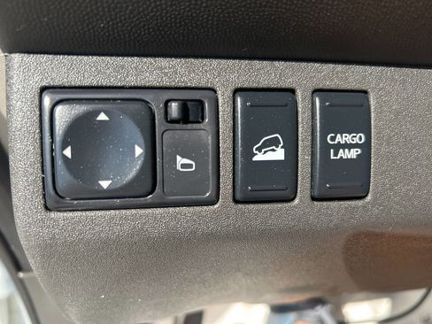 Used 2019 Nissan Frontier SV image 18