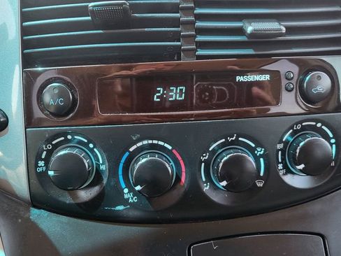Used 2009 Toyota Sienna CE FWD image 30