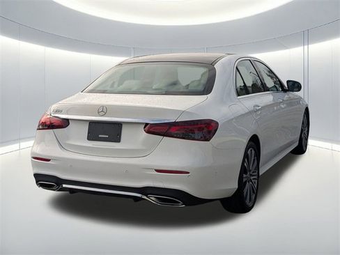 Used 2022 Mercedes-Benz E 350 Sedan image 5