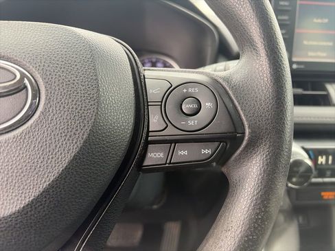 Used 2020 Toyota RAV4 XLE w/ Convenience Package image 18
