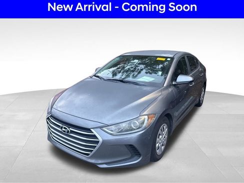 Used 2018 Hyundai Elantra SE image 1