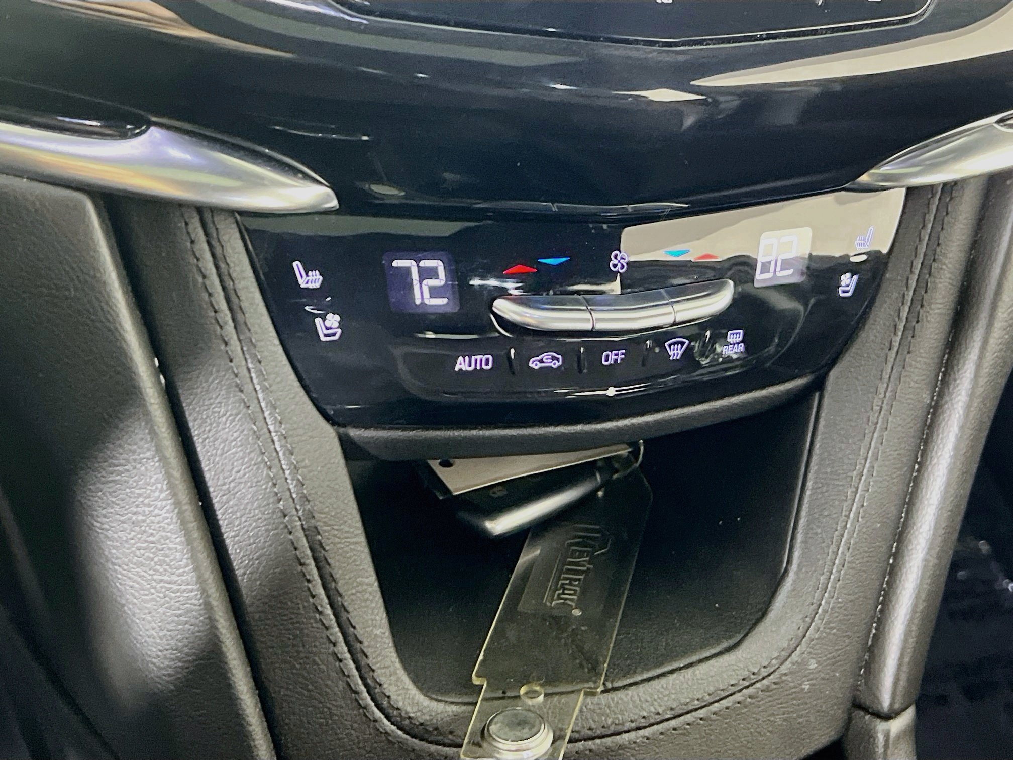 Used 2020 Cadillac XT6 Premium Luxury AWD/4WD image 16