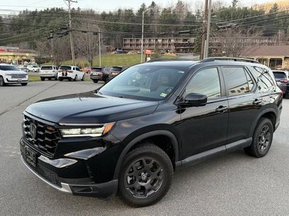 Used 2025 Honda Pilot TrailSport
