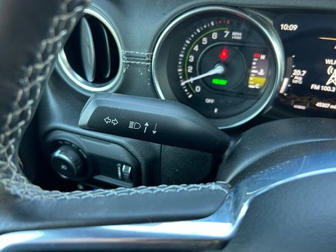 Used 2023 Jeep Wrangler Unlimited Sahara w/ Cold Weather Group AWD/4WD image 19