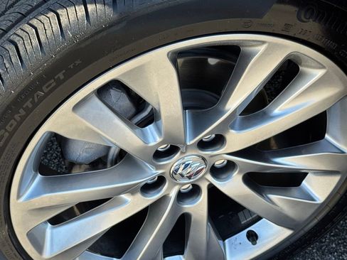 Used 2023 Buick Envision Avenir image 13