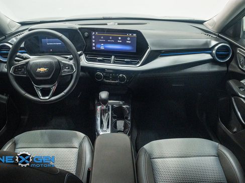Used 2025 Chevrolet Trax LT w/ Driver Confidence Package FWD image 27